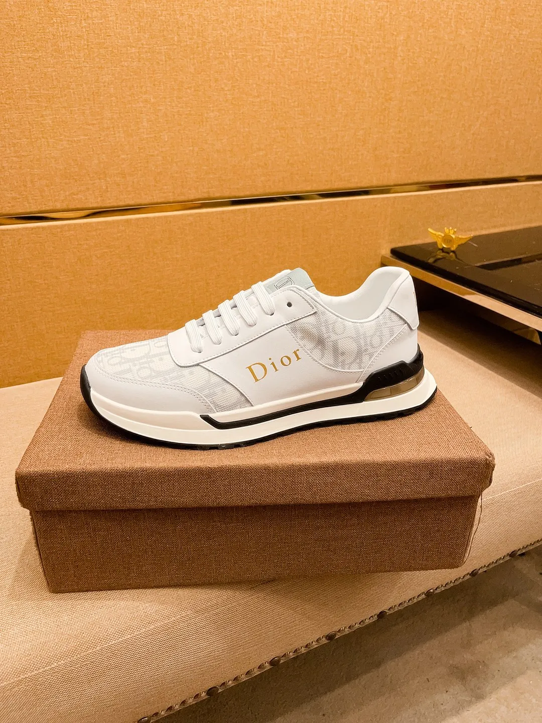 Men's shoes 💰 420💰【Dior】🔥 High-end men's shoes brand official website 1:1 latest masterpiece: the upper is made of Italian imported first-layer cowhide with a comfortable and breathable lining➕original non-slip and wear-resistant outsole🔥, making walking more convenient and comfortable! An exclusive new model, a stunning work, a beautiful 1:1 replica [color] compared to the official quality! Create a fashionable personality to set off your uniqueness! A must-have for trendy men! Classic🔥Size: 38-44 Color: 🔥Multiple colors available🔥